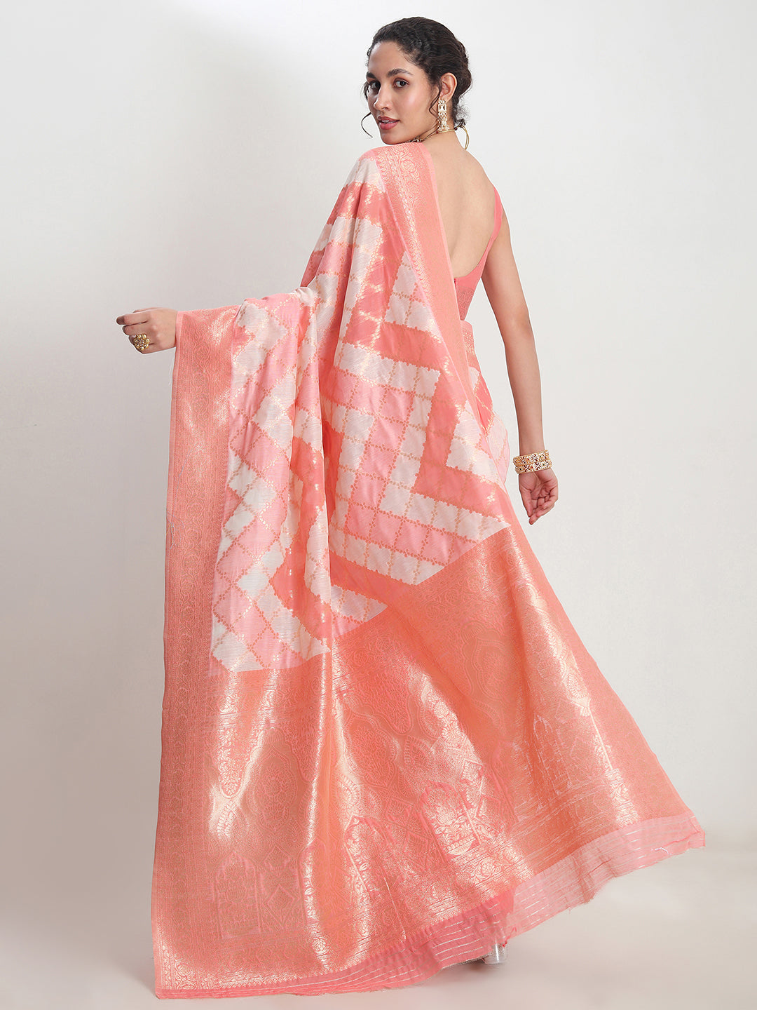 Janasya Peach Silk Blend Geometric Jacquard Saree | Swadesiicart