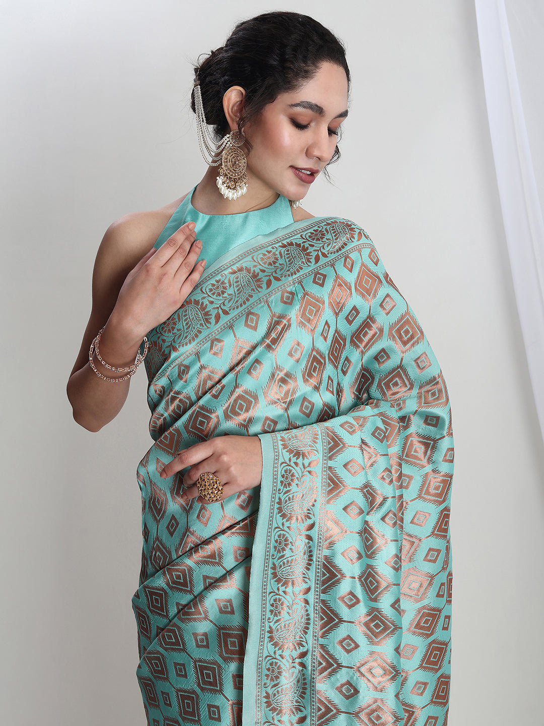 Janasya Light Blue Silk Blend Geometric Jacquard Saree | Swadesiicart