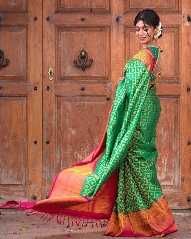 NOZ2TOZ Women Banarasi Silk Woven Saree With Blouse Piece - Green | Swadesiicart