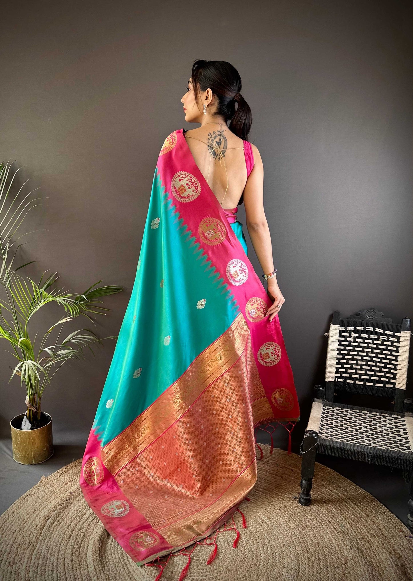 Sonakshi Women's Seagreen Banarasi Silk Zari Woven Traditional Saree with Blouse | Swadesiicart