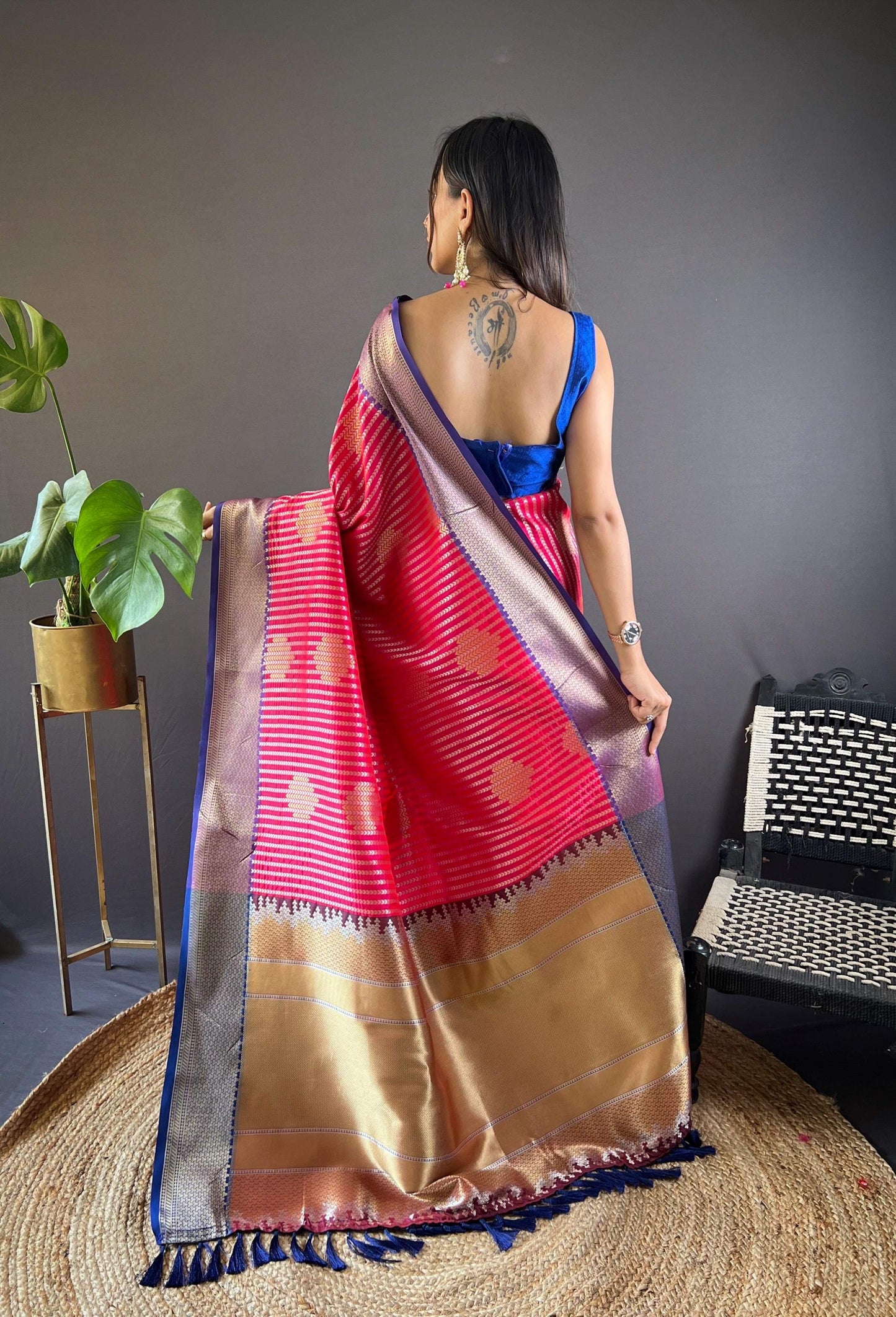 Sonakshi Women's Maharani Banarasi Silk Zari Woven Traditional Saree with Blouse | Swadesiicart