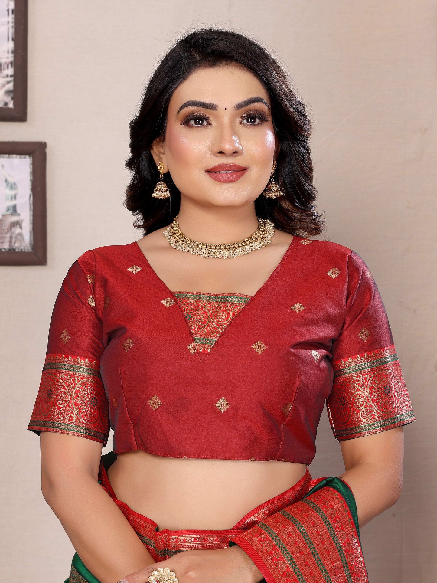 Sonakshi Women's Green Banarasi Silk Zari Woven Traditional Saree with Blouse | Swadesiicart