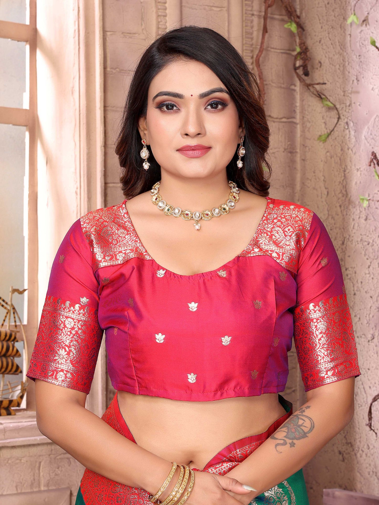 Sonakshi Women's Green Banarasi Silk Zari Weaving Saree with Blouse | Swadesiicart
