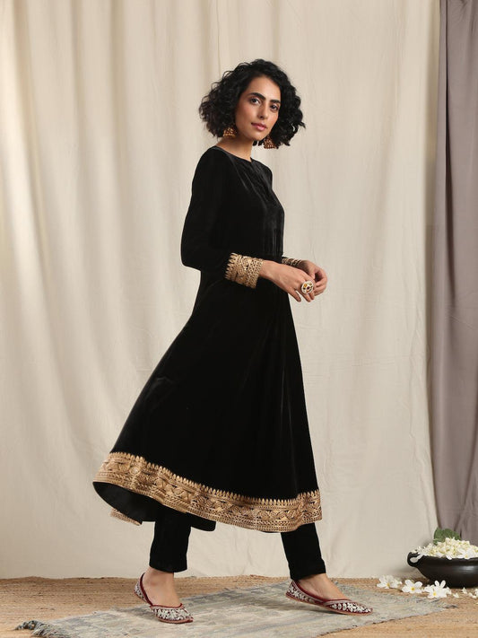 trueBrowns Black Velvet Flared Embroidered Kurta | Swadesiicart