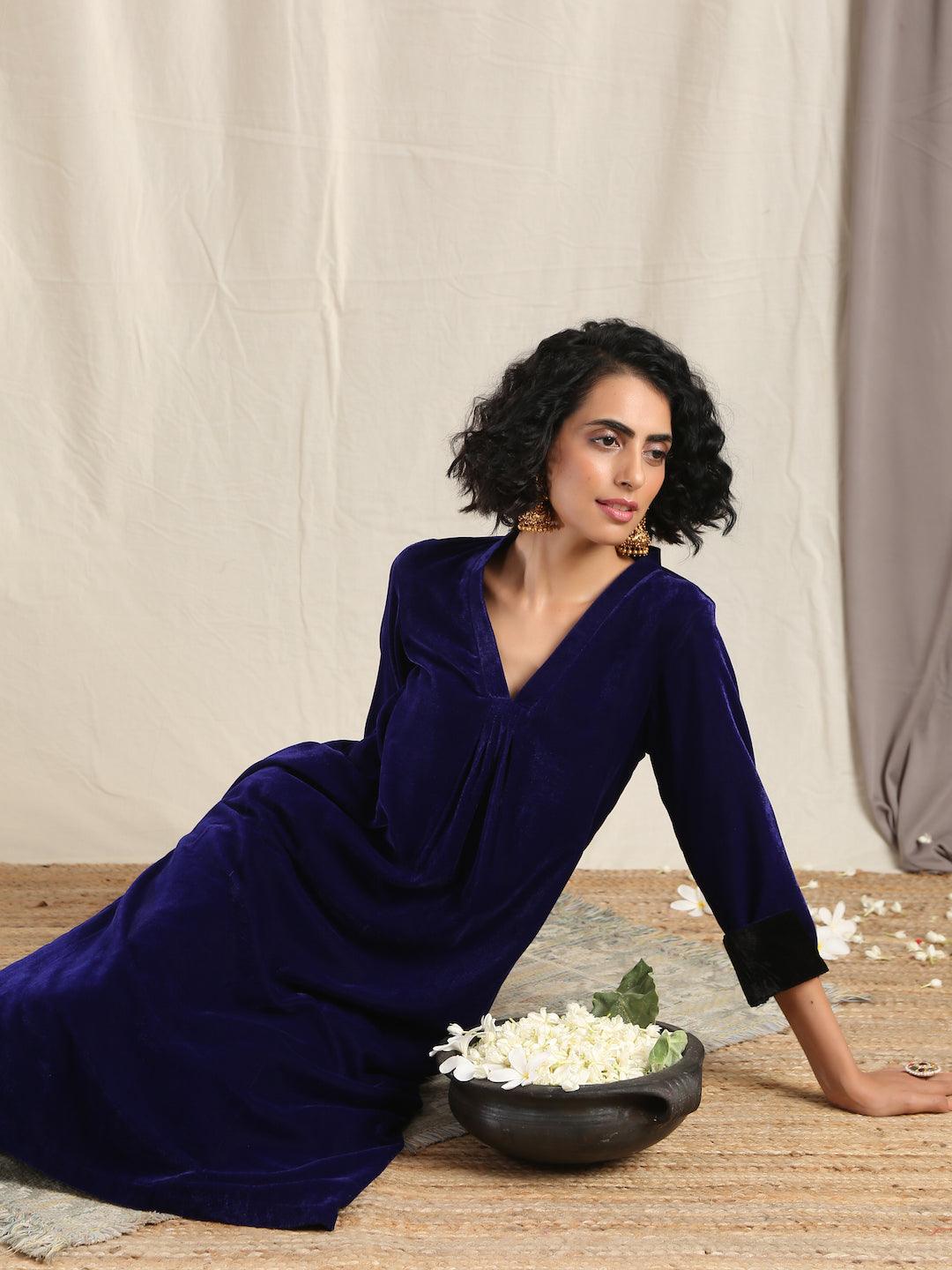 trueBrowns Blue Velvet Slit Kurta | Swadesiicart