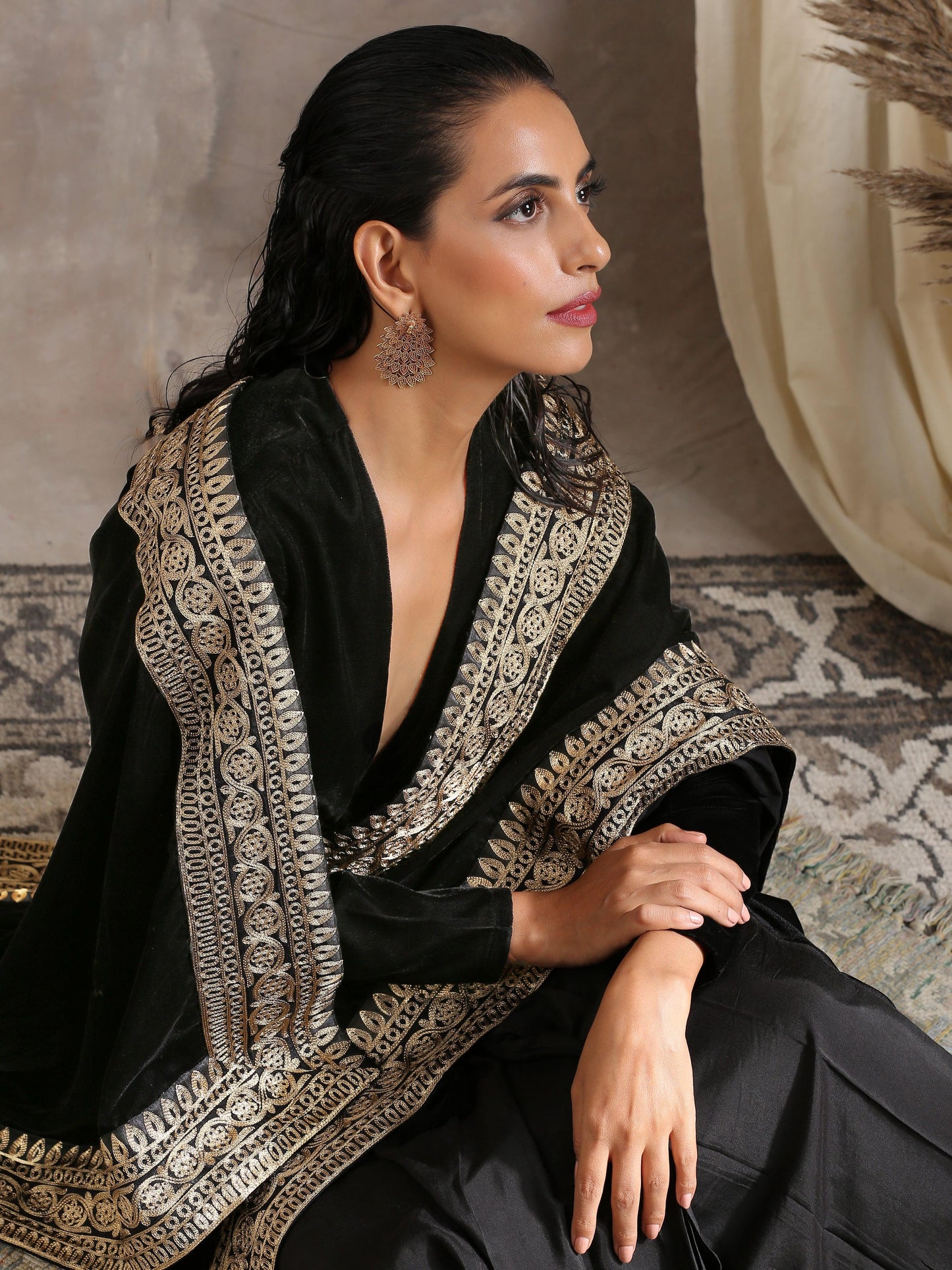 trueBrowns Velvet Silk Embroidered Ready Pleated Saree | Swadesiicart
