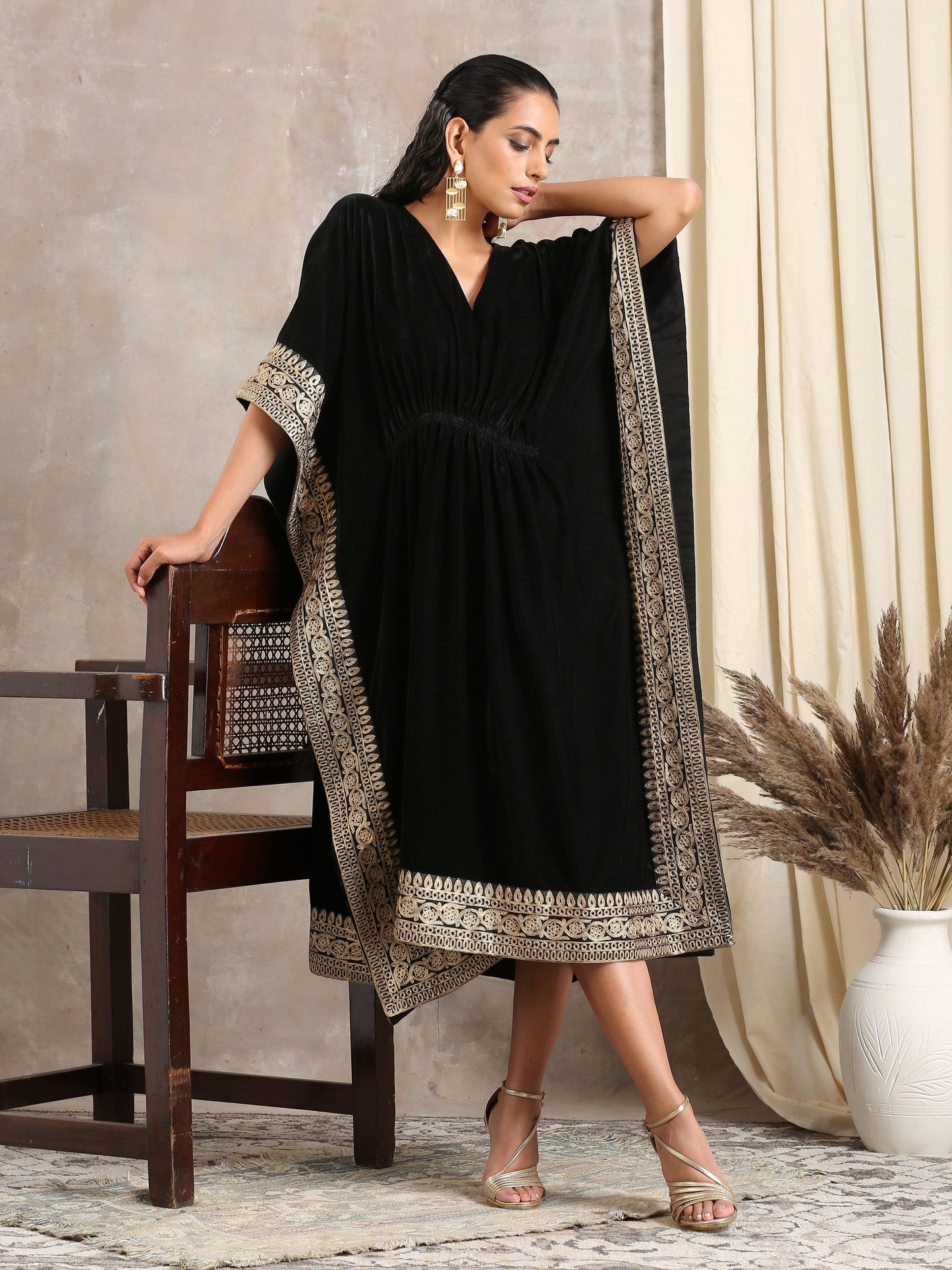 trueBrowns Black Velvet Embroidered Lace Kaftan | Swadesiicart
