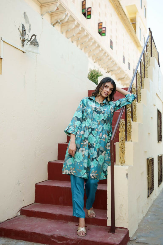 Vaasva Women Teal Muslin Tucks Kurta & Pant Set | Swadesiicart