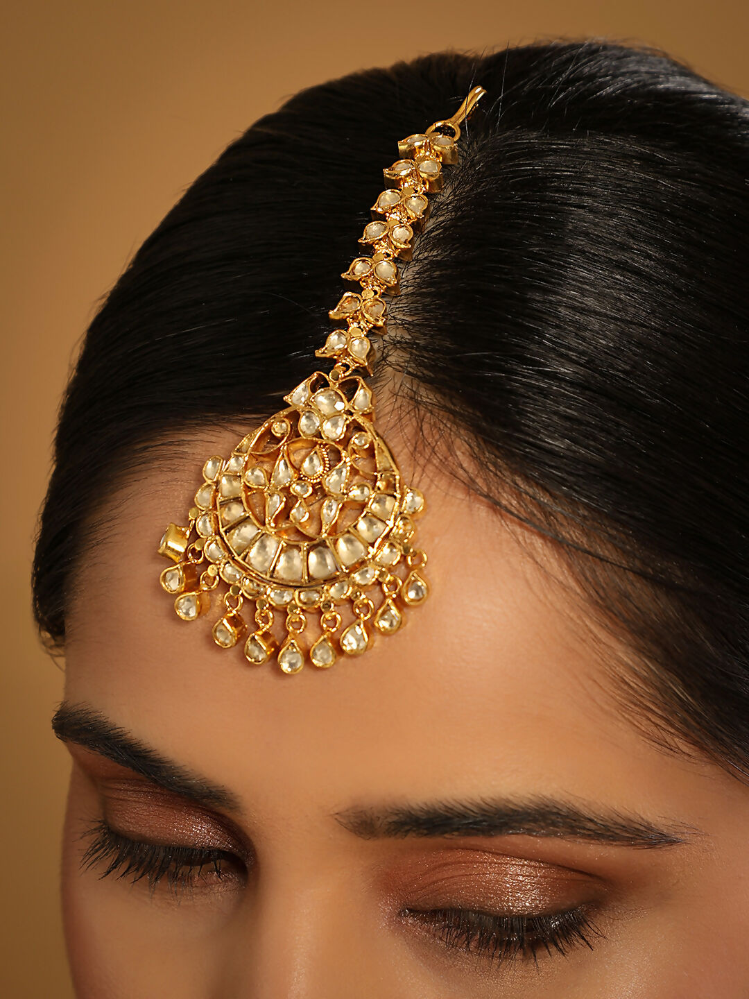 Nuyug 22K Gold-Plated Kundan Studded Maang Tikka Head Jewellery | Swadesiicart