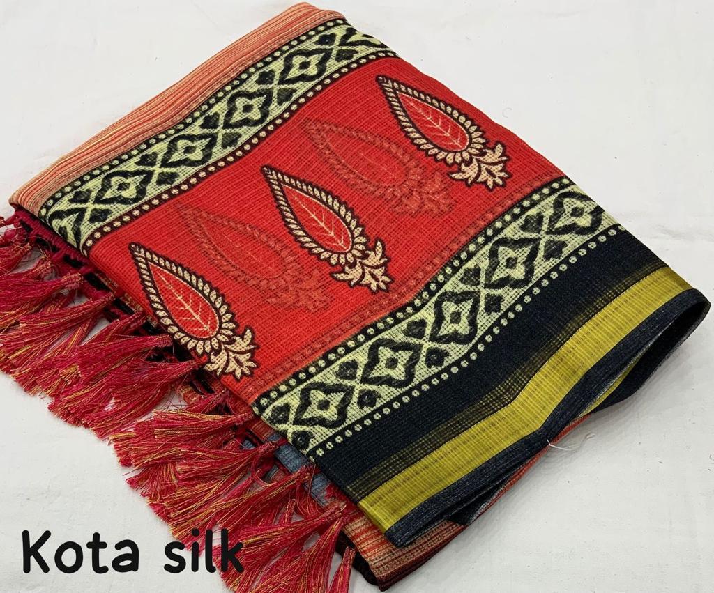 Red Silk Blend Geometric Saree with Unstitched Blouse - Hiral Fashion | Swadesiicart
