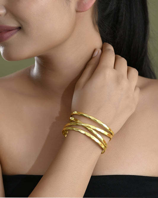 VOJ Gold-Polished Elegent Kada Bracelet - Swadesiicart