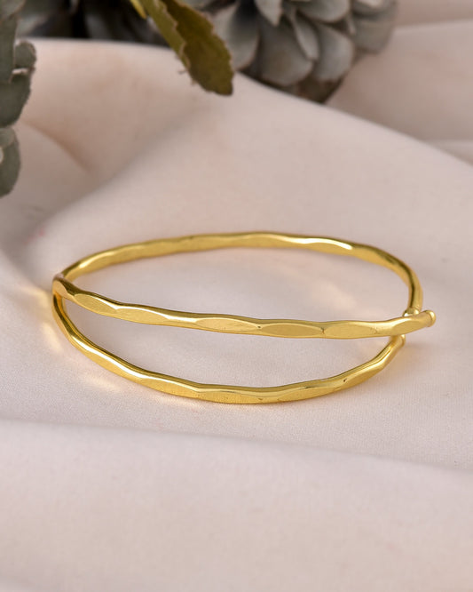 VOJ Gold-Polished Elegent Stylish Kada Bracelet - Swadesiicart