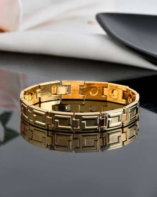 VOJ Men's Gold Polished Stainless Steel Link Bracelet