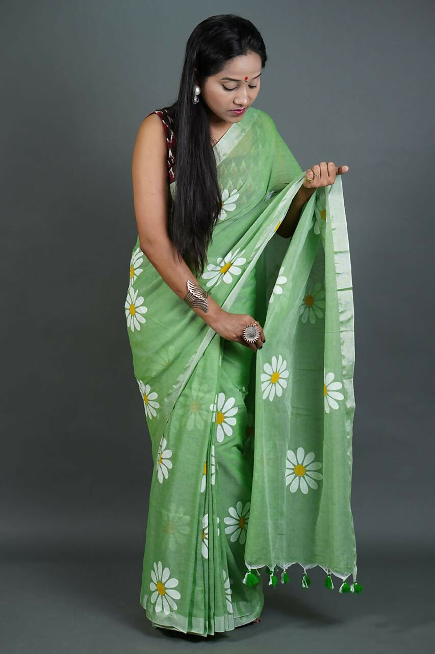 Exclusive Collection Light Green Pure Cotton Saree With Sunflower Design - Swadesiicart