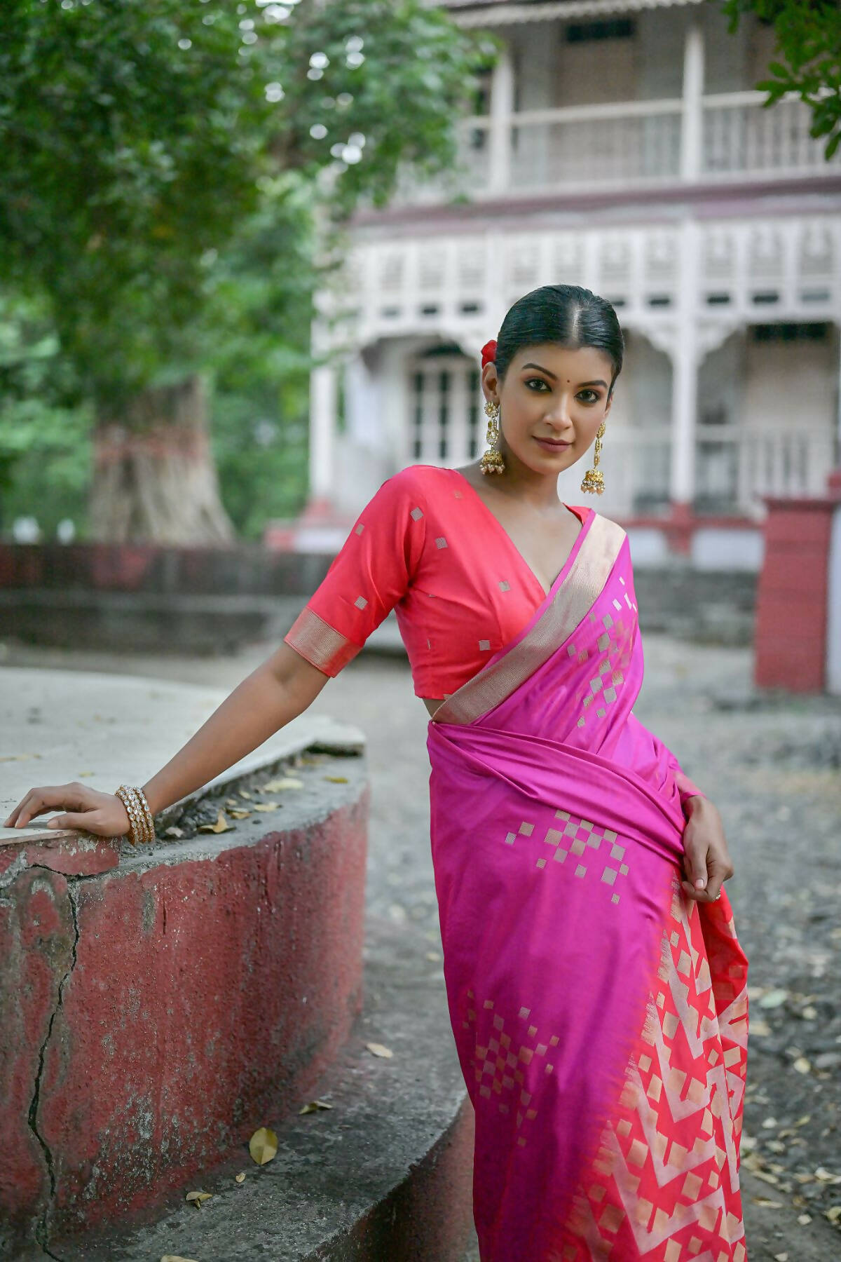 Vishnu Weaves Women's Wine Soft Silk Zari Woven Saree with Blouse - Swadesiicart