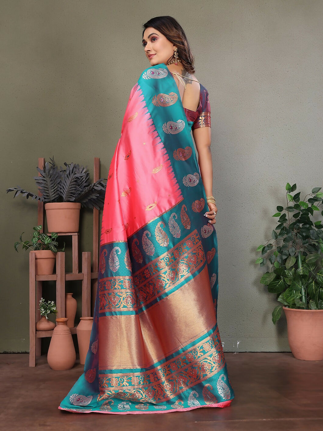 Joban Fashion Banarasi Baby Pink Butti Soft Silk Saree | Swadesiicart