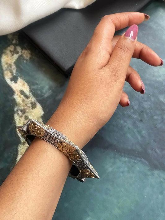 Joban Fashion Silver Brass Dual Tone Ethnic Antique Look Openable Kada | Swadesiicart