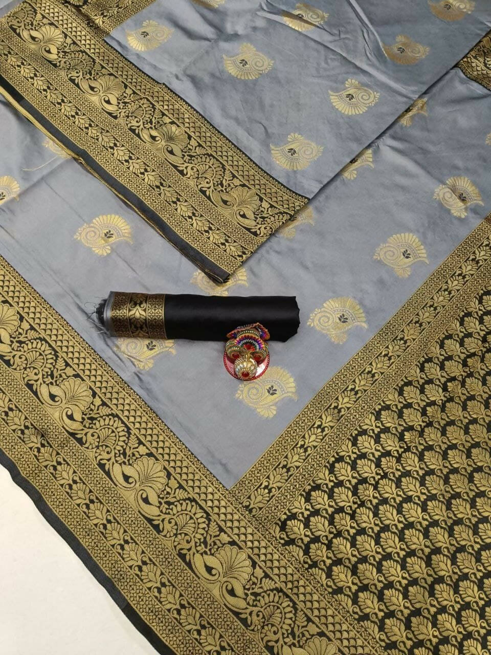 DEIANA'S Beautiful Designer Golden zari Soft Lichi Silk Saree - Grey - Swadesiicart