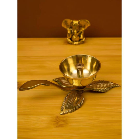Spillbox Gold-Toned Brass 3 leaf Nanda Pooja Essential | Swadesiicart