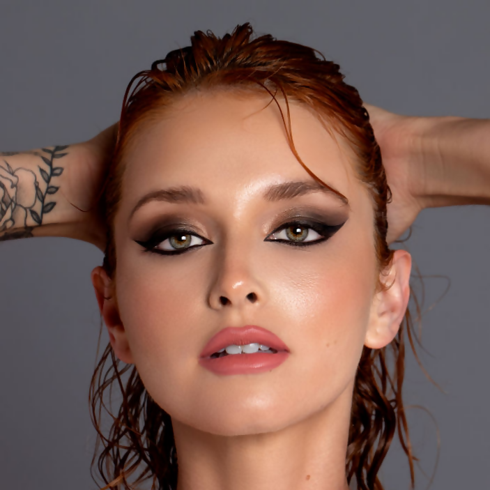 Natasha Moor Molten Matte Liquid Lipstick - Gratitude - Swadesiicart