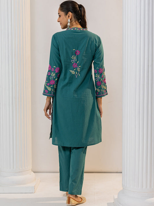 HOUSE OF KARI Floral Embroidered Regular Chikankari Kurta with Trousers | Swadesiicart