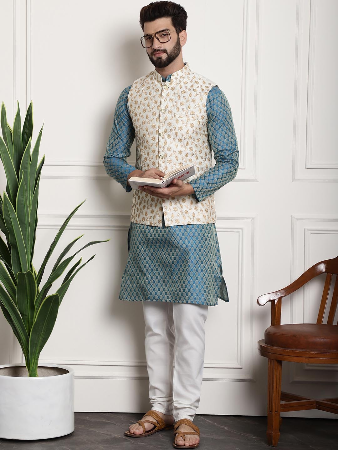 Sojanya Men Blue Ethnic Motifs Kurta with Pyjamas & Nehru Jacket | Swadesiicart