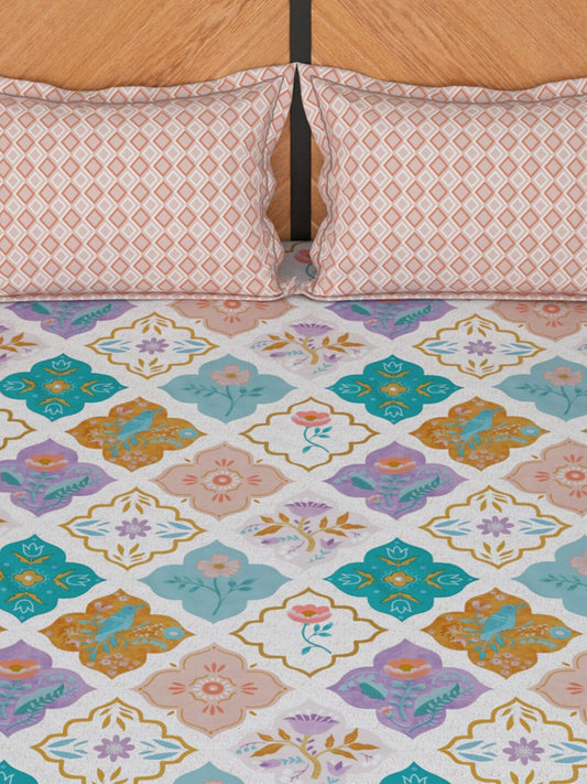 Story@home White & Peach-Coloured 180 TC Queen Bedsheet With 2 Pillow Covers