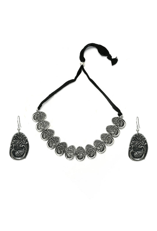 Mominos Fashion Johar Kamal Oxidised Silver-Plated Brass Finish Choker For Women | Swadesiicart