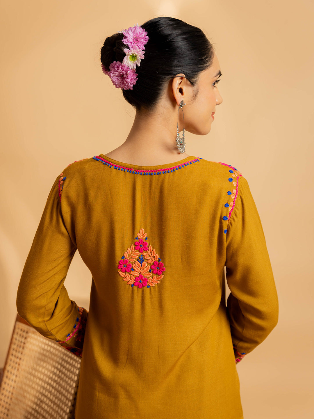 HOUSE OF KARI Floral Yoke Design Chikankari Kurta With Palazzo | Swadesiicart