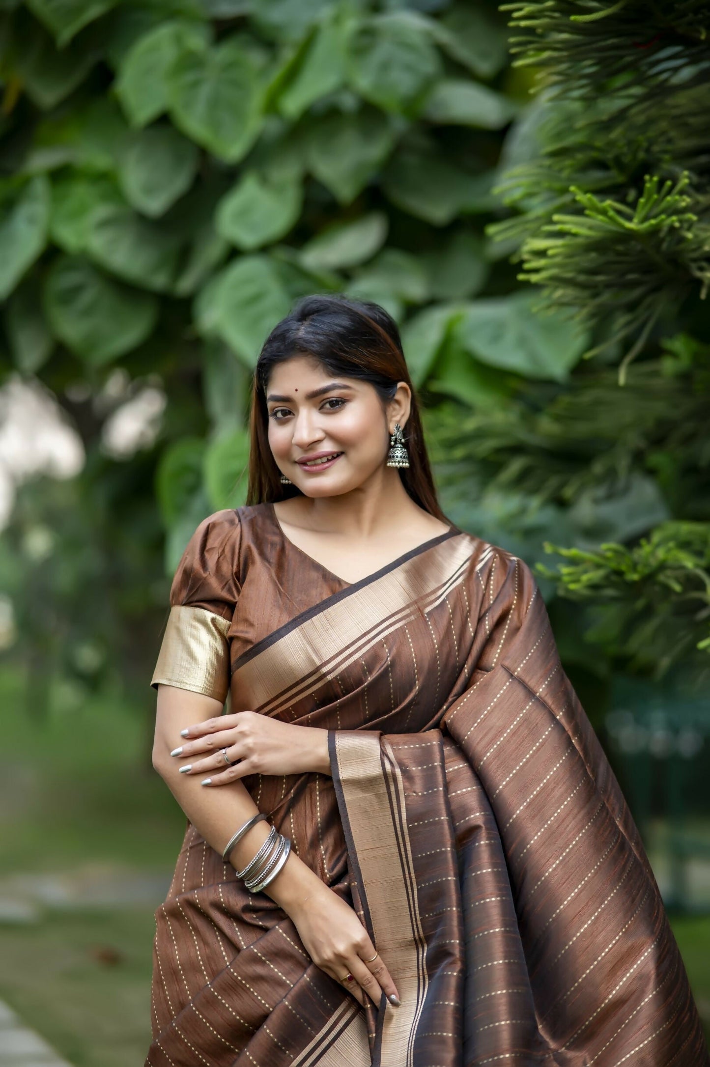 Vishnu Weaves Women's Coffee Raw Silk Saree with Blouse - Swadesiicart
