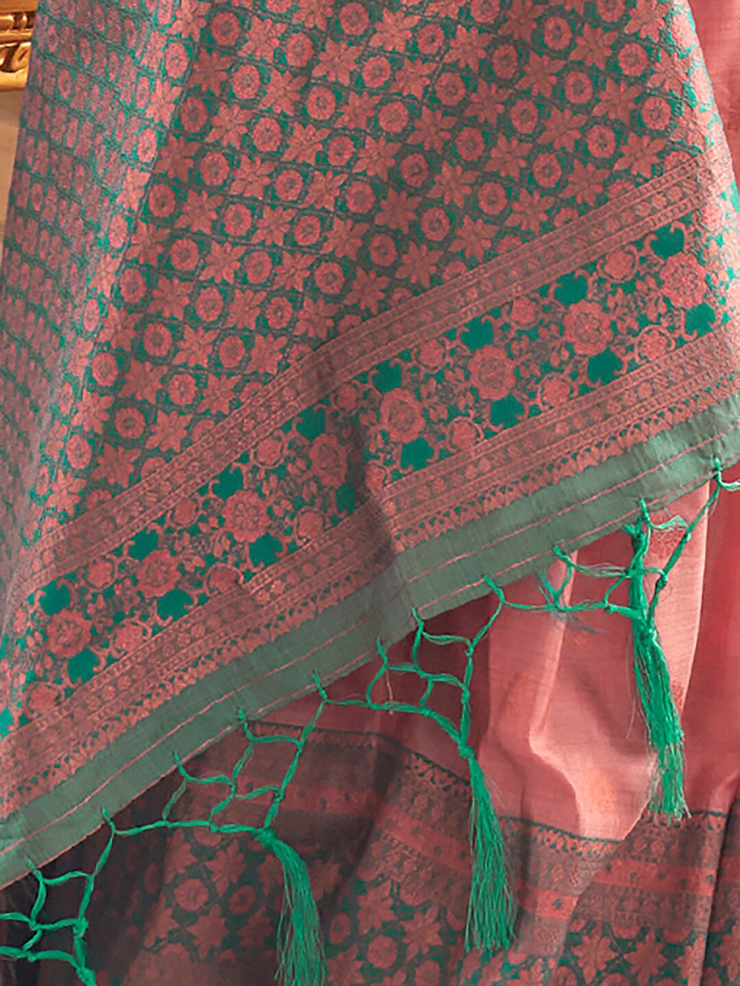 Mitera Ethnic Motifs Woven Design Zari Silk Blend Banarasi Saree | Swadesiicart