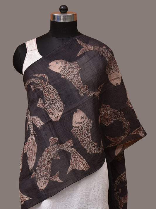 Black Kalamkari Hand Painted Tussar Cotton Handloom Stole with Fishes Design - Global Threads | Swadesiicart