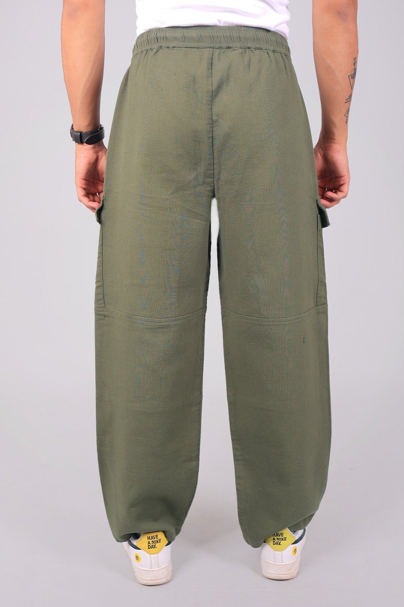 Bluebird Men's Cotton Cargo Pants Loose Fit Army Green | Swadesiicart