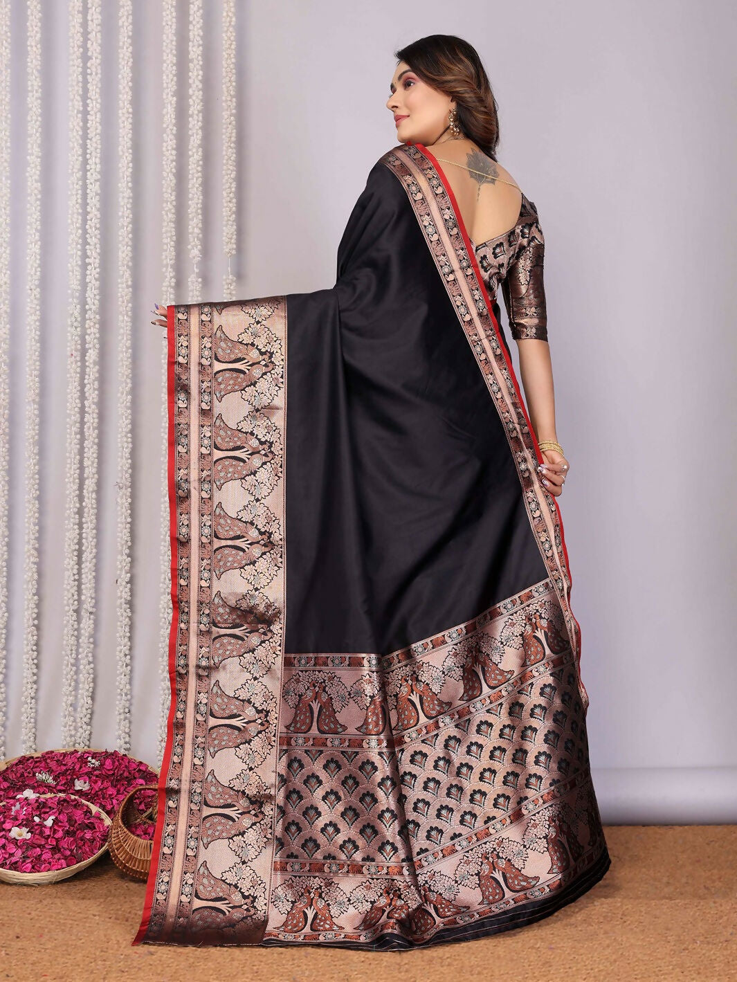 Joban Fashion Black Woven Banarasi Silk Sarees | Swadesiicart