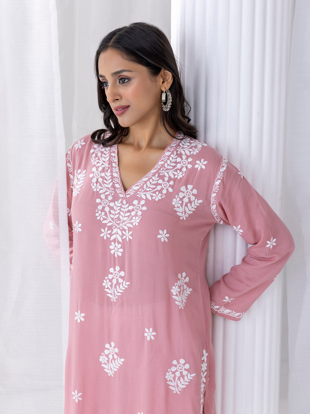 HOUSE OF KARI Floral Embroidered Fizaa Chikankari Pure Cotton Straight Kurta | Swadesiicart