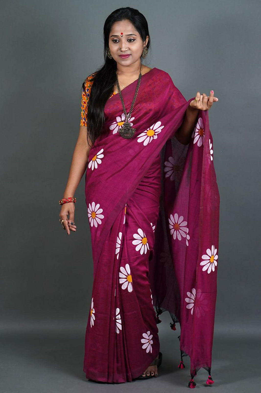 Exclusive Collection Maroon Pure Cotton Saree With Sunflower Design - Swadesiicart