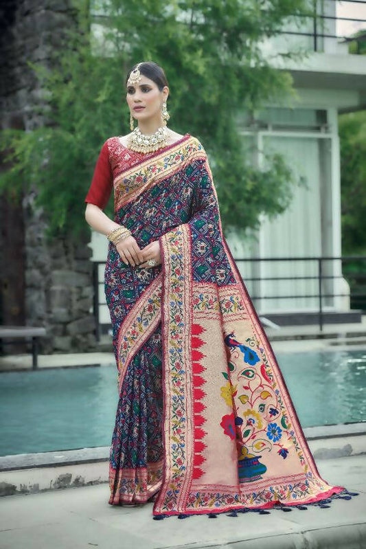 Vishnu Weaves Women's Navy Blue Paithani Patola Silk Zari Woven Saree with Unstitched Blouse - Swadesiicart