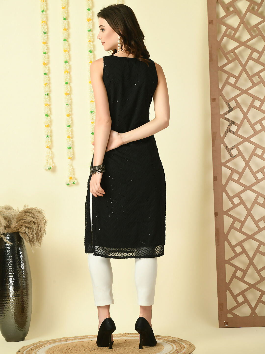Myshka Women's Black Georgette Sleeveless Straight Party Kurta - Swadesiicart