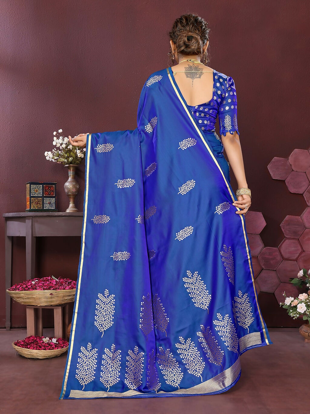 Joban Fashion Royal Blue Floral Motifs Banarasi Silk Sarees | Swadesiicart