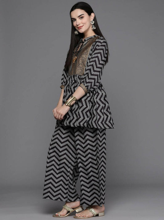 Ahalyaa Women Printed Ethnic Co-Ords - Black Color - Swadesiicart