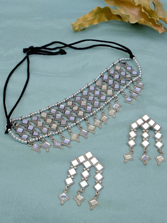 Silver-Plated Alloy Kundan Studded Oxidised Choker Necklace - The Pari | Swadesiicart