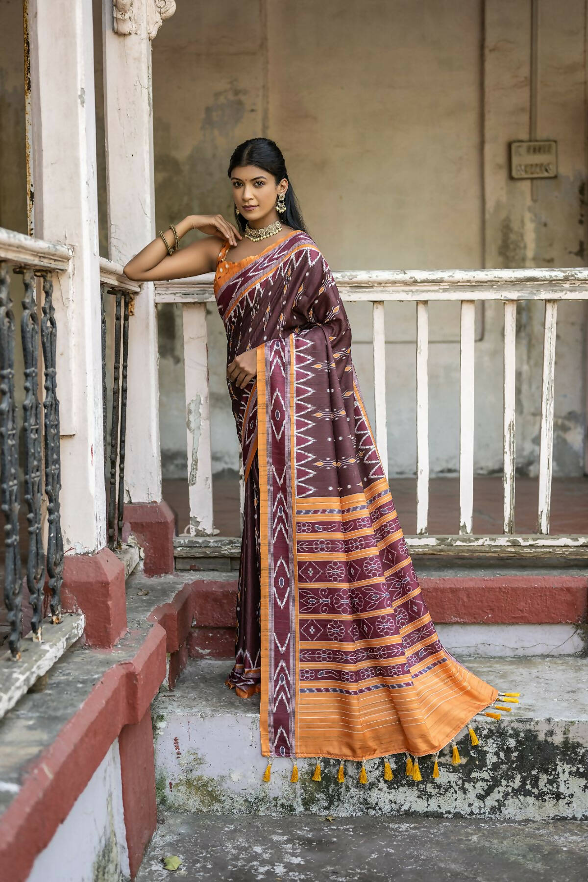 Vishnu Weaves Women's Coffee Cotton Silk Printed Saree with Blouse - Swadesiicart