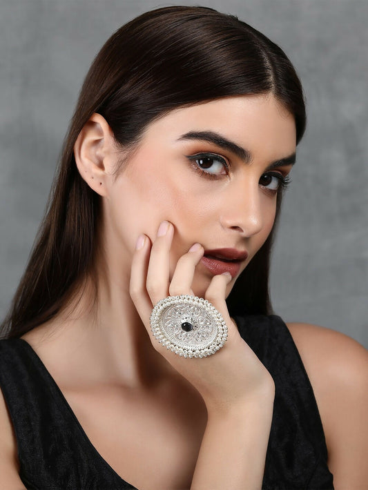 Joban Fashion Women Round Shape Silver Tone Ring | Swadesiicart