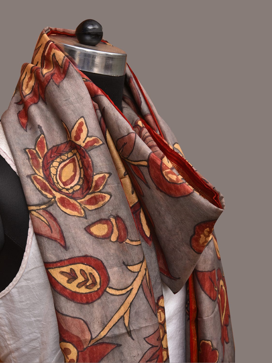 Green and Red Kalamkari Hand Painted Kanchipuram Silk Handloom Dupatta with Floral Design - Global Threads | Swadesiicart