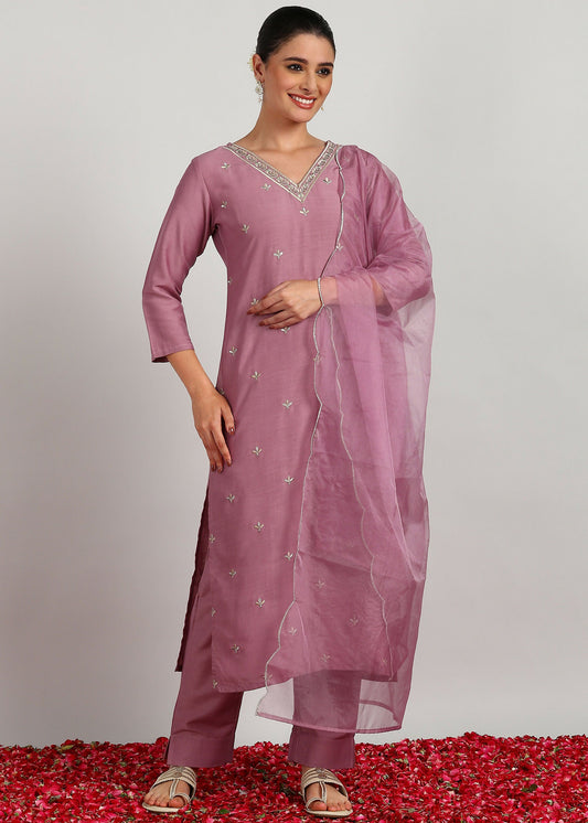Aavyora Women’s Lavender Embroidered Kurta Set with Dupatta - Swadesiicart