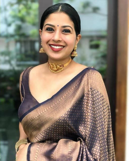 DEIANA'S Beautiful Designer Golden zari Soft Lichi Silk Saree - Navy Blue - Swadesiicart