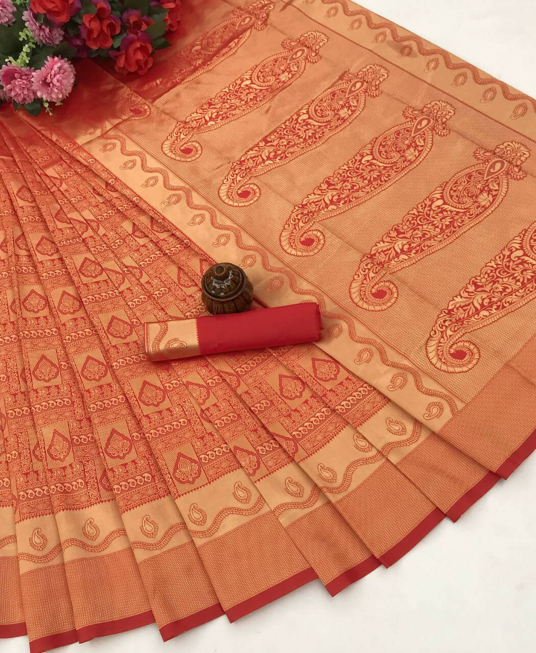 DEIANA'S Beautiful Designer Golden zari Soft Lichi Silk Saree - Red - Swadesiicart