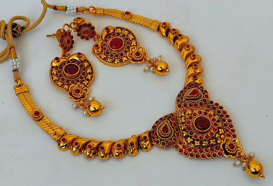 Pink Kemp Antique Necklace Set With Beautiful Design - Mokshi Collections