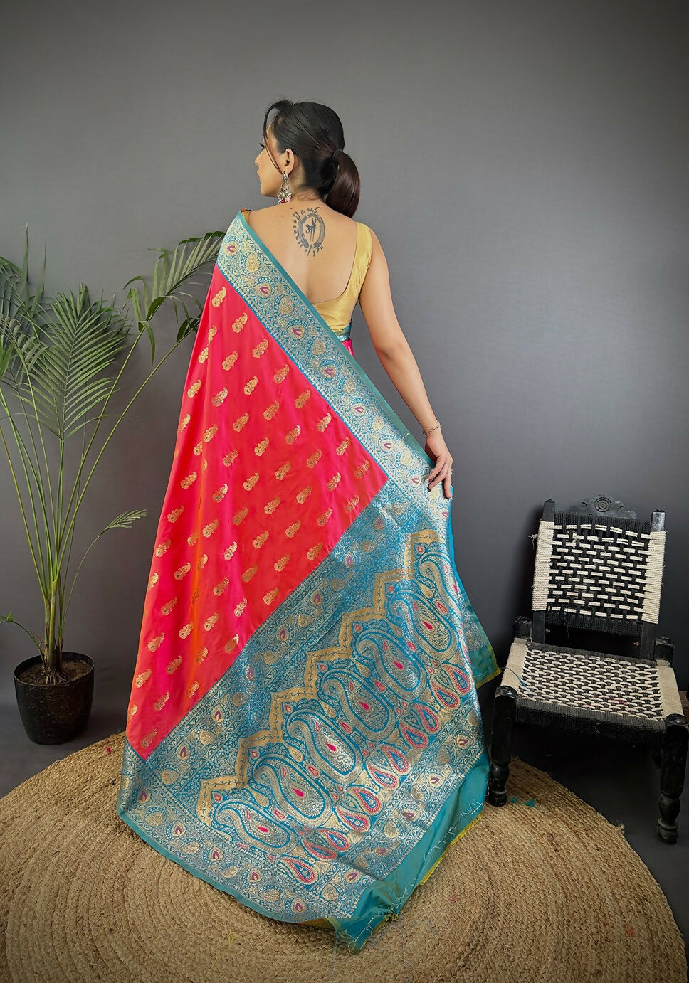 Joban Fashion Banarasi Pink Woven Butti Soft Silk Saree | Swadesiicart