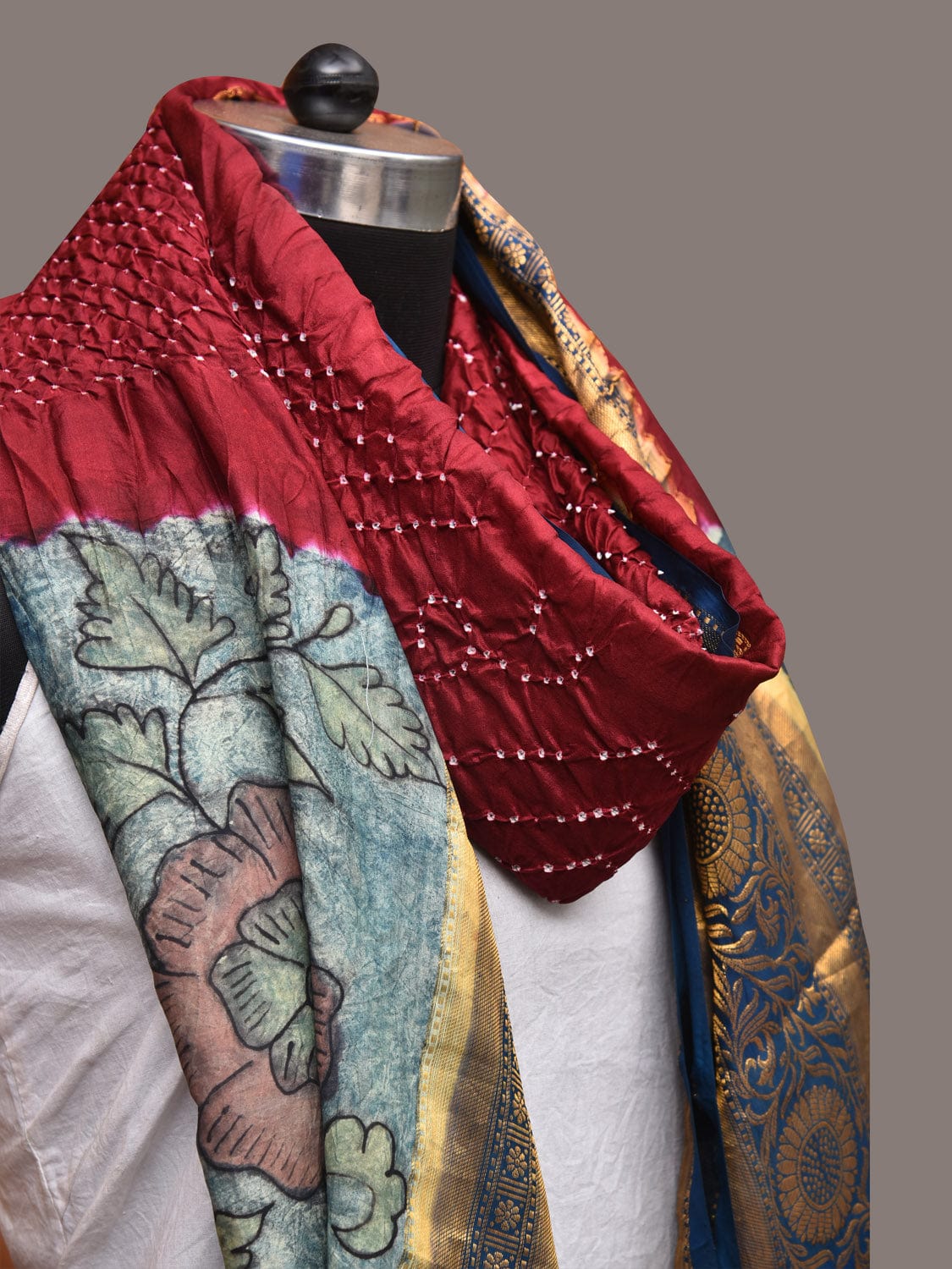Maroon and Blue Bandhani Kanchipuram Silk Handloom Dupatta with Kalamkari Design - Global Threads | Swadesiicart